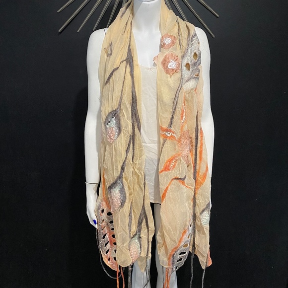 Unique Silk Merino Wool Handmade Scarf - Picture 3 of 5